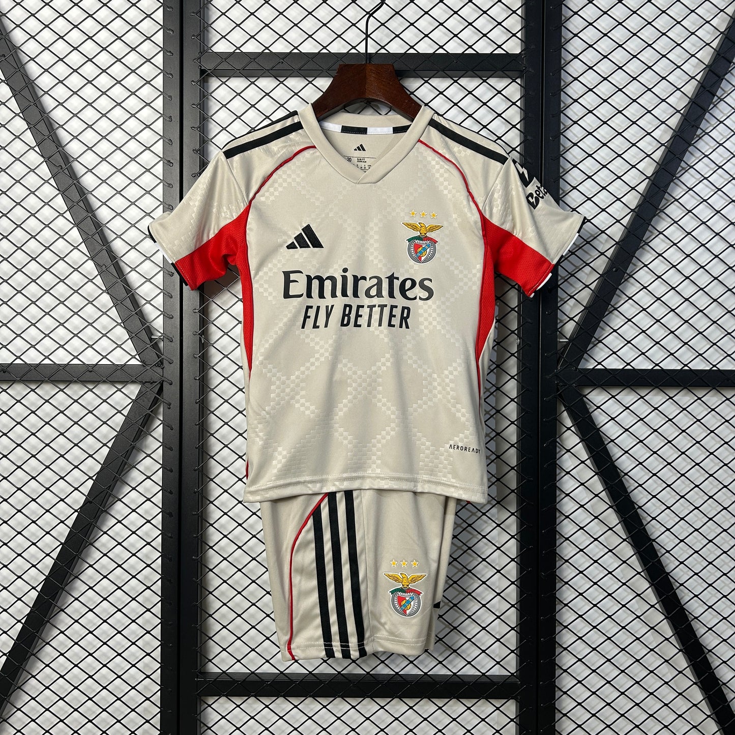 Kit Criança Benfica 2025-26 Alternativo Bege ENTREGA IMEDIATA