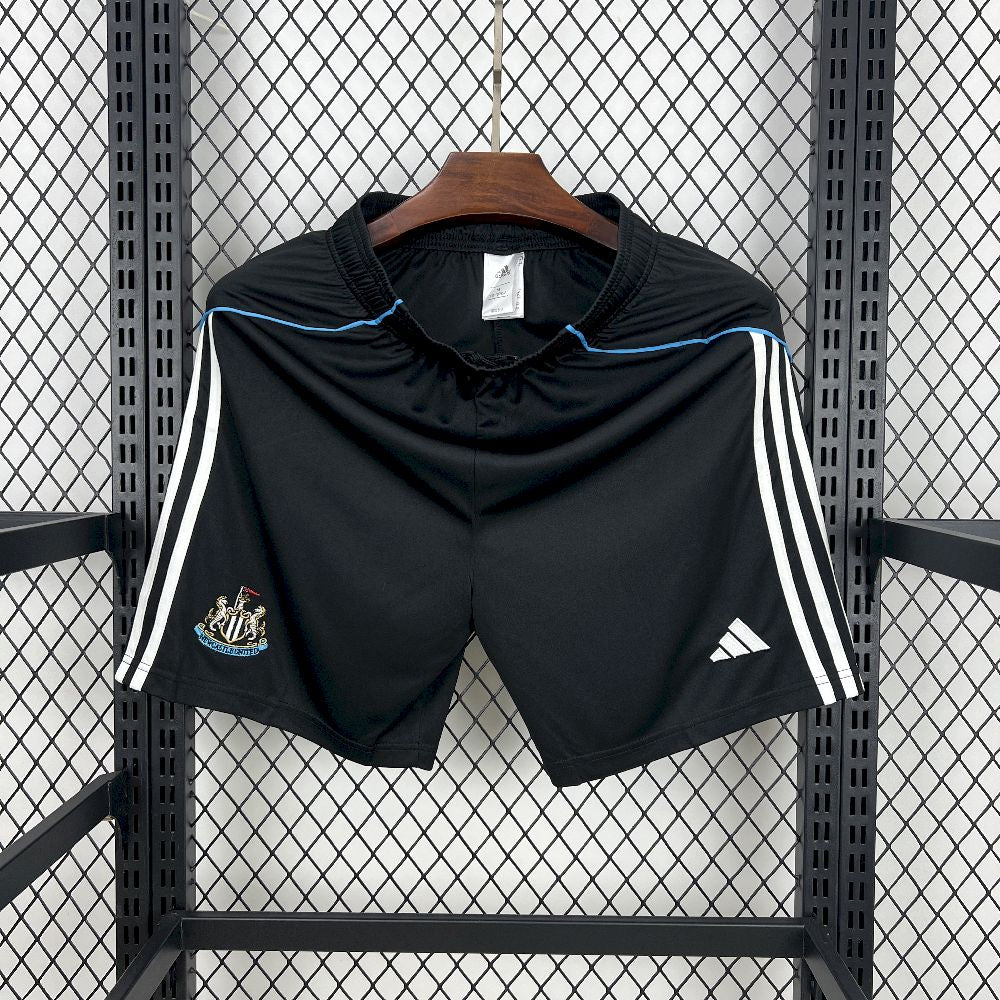 Calções Newcastle 2025-26 Principal
