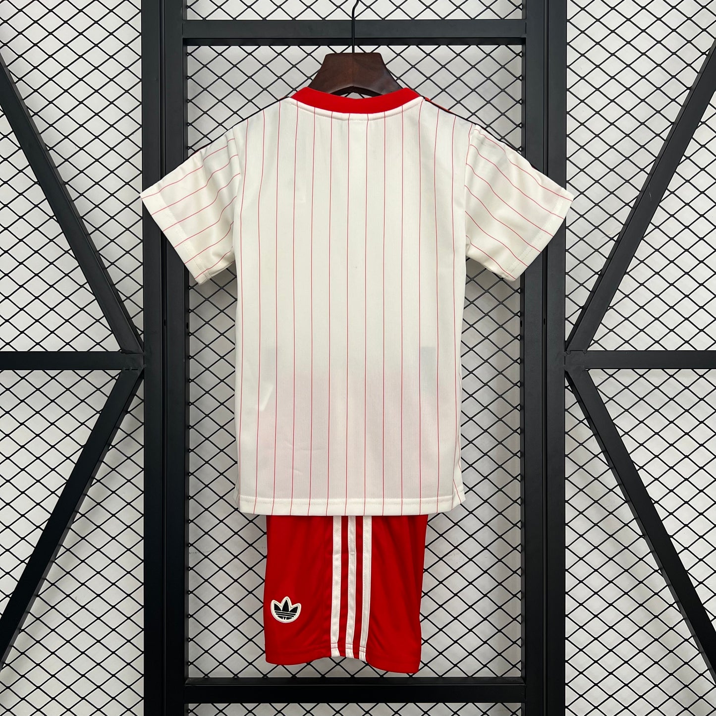 Kit Criança Benfica 2025 Entrega Imediata ICON RANGE TRAVEL