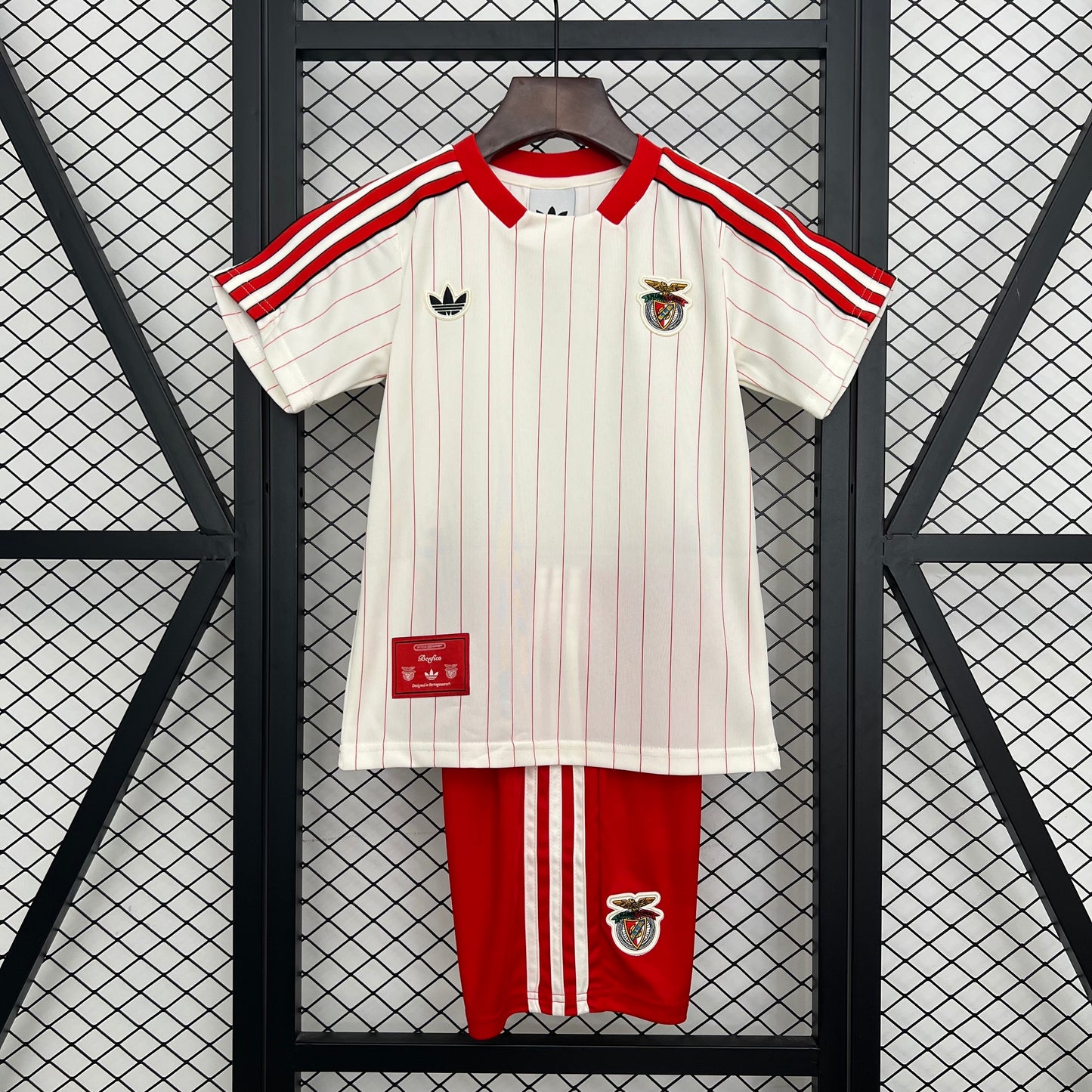 Kit Criança Benfica 2025 Entrega Imediata ICON RANGE TRAVEL