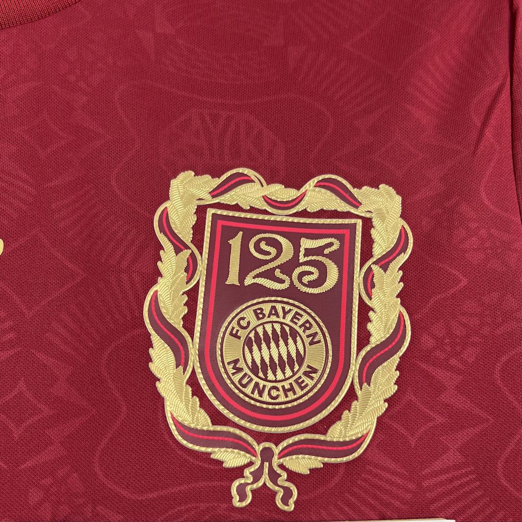 Camisola Bayern München 2025-26 Edição 125º Aniversario Beckenbauer Cup